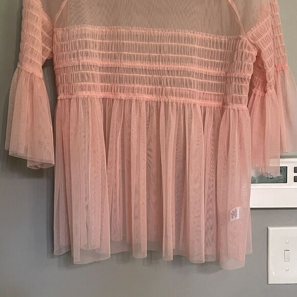 Belle & Sky Top Womens Size Small Sheer Mesh Flare Sleeve‎ Pullover Peach Pink - Picture 3 of 11
